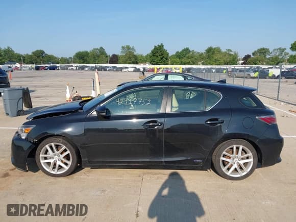 ✅ 2014 Lexus CT 200h • VIN: JTHKD5BH6E2199563 • Лот: 42917752. Опубликован ранее на IAAI с пробегом 159 102 миль. Бесплатный доступ к архиву аукционных продаж из США и подробный отчёт об истории автомобиля на DreamBid. Изображение 14.