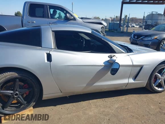 ✅ 2013 Chevrolet Corvette 3LT • VIN: 1G1YG2DW2D5107870 • Lot: 41420741. Listed on IAAI with 30,419 mi. Free auction sales archive from the USA and detailed vehicle history report at DreamBid. Image 14.