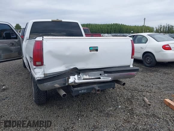 ✅ 1997 Chevrolet Silverado 1500 • VIN: 1GCEK19R6VE177136 • Lot: 43316020. Wystawiony na IAAI z przebiegiem 252 763 mil. Bezpłatny archiwum sprzedaży aukcyjnych z USA i szczegółowy raport historii pojazdu na DreamBid. Zdjęcie 6.