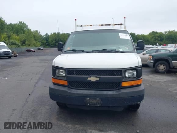 ✅ 2015 Chevrolet Express Cargo • VIN: 1GCWGFCF6F1143899 • Lot: 42993006. Wystawiony na IAAI z przebiegiem 151 900 mil. Bezpłatny archiwum sprzedaży aukcyjnych z USA i szczegółowy raport historii pojazdu na DreamBid. Zdjęcie 12.
