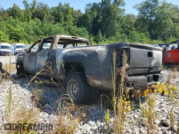 ✅ 2016 GMC Sierra 3500HD Denali • VIN: 1GT42YE87GF206304 • Lot: 66987434. Wystawiony na Copart z przebiegiem Nie podano. Bezpłatny archiwum sprzedaży aukcyjnych z USA i szczegółowy raport historii pojazdu na DreamBid. Zdjęcie 3.