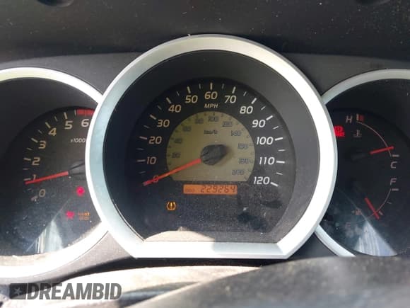 ✅ 2011 Toyota Tacoma • VIN: 5TFPX4EN5BX002830 • Lot: 42688913. Listed on IAAI with 229,264 mi. Free auction sales archive from the USA and detailed vehicle history report at DreamBid. Image 7.