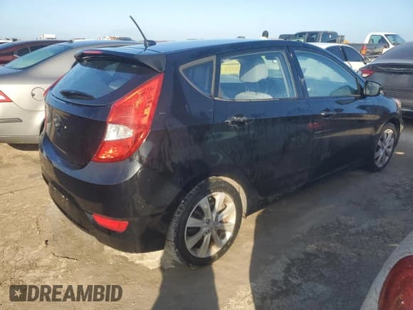 ✅ 2013 Hyundai Accent SE • VIN: KMHCU5AE0DU089779 • Лот: 78587774. Опубликован ранее на Copart с пробегом 121 821 миль. Бесплатный доступ к архиву аукционных продаж из США и подробный отчёт об истории автомобиля на DreamBid. Изображение 3.