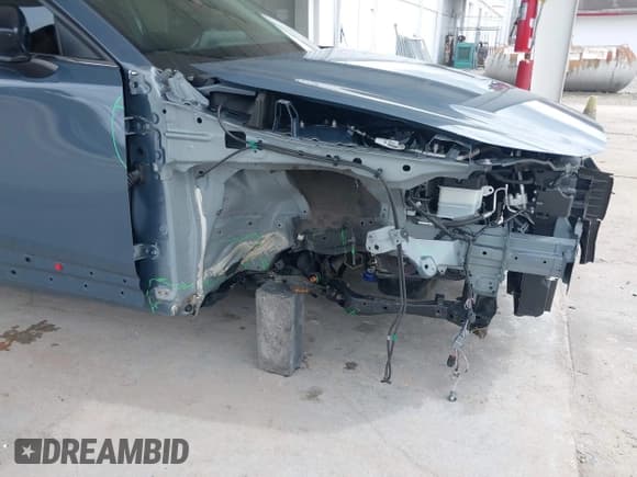 ✅ 2022 Mazda CX-30 S Preferred • VIN: 3MVDMBCL0NM423011 • Lot: 43151473. Listed on IAAI with 30,741 mi. Free auction sales archive from the USA and detailed vehicle history report at DreamBid. Image 6.