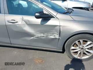 2017 Chevrolet Malibu LT z VIN 1G1ZE5ST0HF150785, wystawiony jako IAAI lot #43183540 z przebiegiem 145 316 mil mil oraz . Historia ofert i sprzedaży dostępna na DreamBid. Obrazek 6.