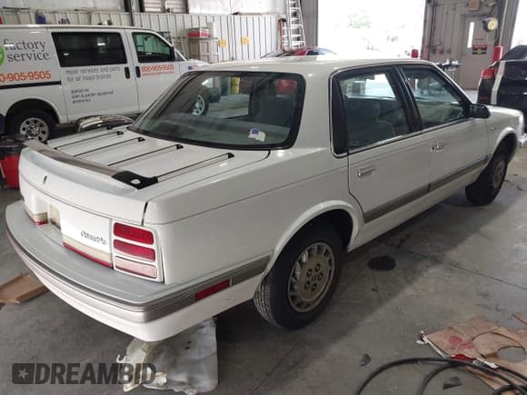 ✅ 1996 Oldsmobile Cutlass Ciera 1SA VX5 • VIN: 1G3AJ55M1T6399416 • Lot: 42764281. Listed on IAAI with 141,080 mi. Free auction sales archive from the USA and detailed vehicle history report at DreamBid. Image 4.