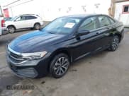 ✅ 2024 Volkswagen Jetta S • VIN: 3VW5M7BUXRM058093 • Лот: 43826606. Опубликован ранее на IAAI с пробегом 27 887 миль. Бесплатный доступ к архиву аукционных продаж из США и подробный отчёт об истории автомобиля на DreamBid. Изображение 20.