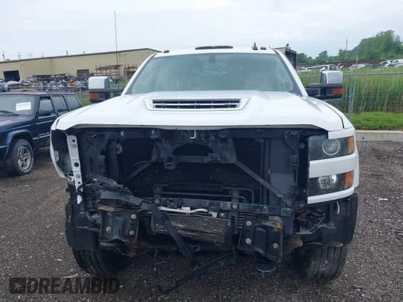✅ 2017 Chevrolet Silverado 2500HD LT • VIN: 1GC1KVEY1HF242802 • Lot: 42544932. Listed on IAAI with 119,196 mi. Free auction sales archive from the USA and detailed vehicle history report at DreamBid. Image 12.