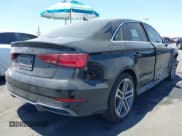 ✅ 2018 Audi A3 Premium Plus • VIN: WAUGUGFFXJ1042742 • Lot: 42391415. Wystawiony na IAAI z przebiegiem 102 538 mil. Bezpłatny archiwum sprzedaży aukcyjnych z USA i szczegółowy raport historii pojazdu na DreamBid. Zdjęcie 4.