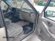 ✅ 2000 Chevrolet S-10 LS • VIN: 1GCCS1942YK156897 • Лот: 41709047. Опубликован ранее на IAAI с пробегом 131 331 миль. Бесплатный доступ к архиву аукционных продаж из США и подробный отчёт об истории автомобиля на DreamBid. Изображение 5.