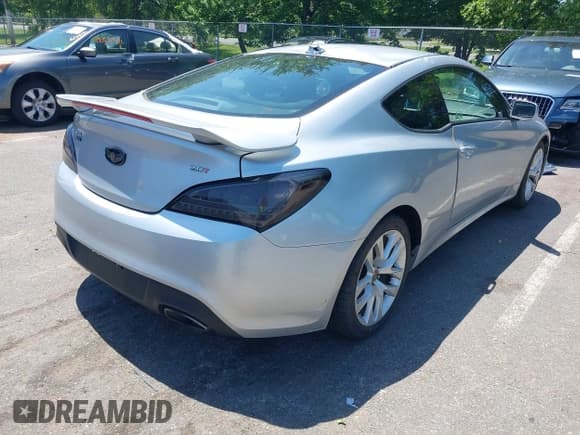 ✅ 2013 Hyundai Genesis Coupe 2.0T • VIN: KMHHT6KD8DU082972 • Lot: 42576823. Wystawiony na IAAI z przebiegiem 89 091 mil. Bezpłatny archiwum sprzedaży aukcyjnych z USA i szczegółowy raport historii pojazdu na DreamBid. Zdjęcie 4.