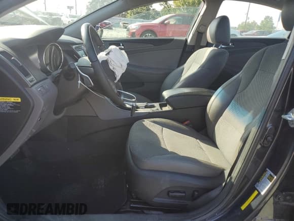 ✅ 2013 Hyundai Sonata SE • VIN: 5NPEC4AC1DH700406 • Lot: 68541814. Wystawiony na Copart z przebiegiem Nie podano. Bezpłatny archiwum sprzedaży aukcyjnych z USA i szczegółowy raport historii pojazdu na DreamBid. Zdjęcie 7.