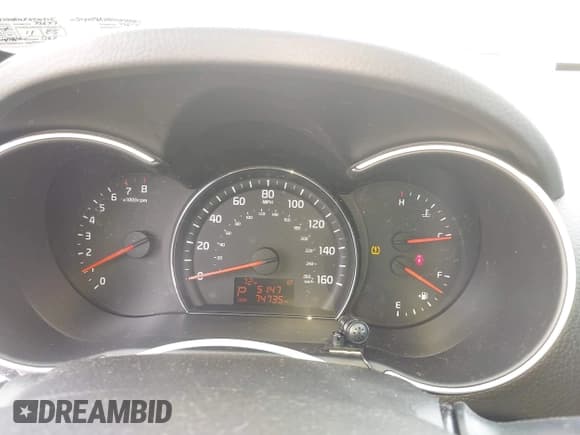 ✅ 2015 Kia Sorento LX • VIN: 5XYKT4A78FG578465 • Lot: 43341602. Wystawiony na IAAI z przebiegiem 74 735 mil. Bezpłatny archiwum sprzedaży aukcyjnych z USA i szczegółowy raport historii pojazdu na DreamBid. Zdjęcie 7.