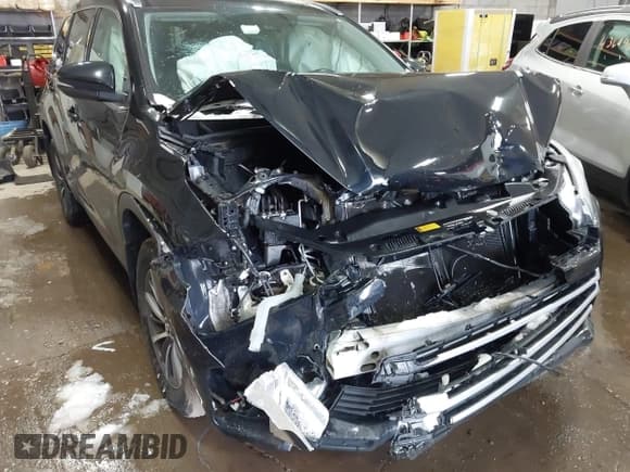 ✅ 2017 Toyota Highlander SE • VIN: 5TDJZRFH4HS508640 • Lot: 43648831. Wystawiony na IAAI z przebiegiem 78 212 mil. Bezpłatny archiwum sprzedaży aukcyjnych z USA i szczegółowy raport historii pojazdu na DreamBid. Zdjęcie 6.