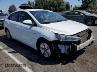 2020 Hyundai Ioniq Blue с VIN KMHC65LC8LU239268, выставлен на аукционе Copart как лот 68914634 с пробегом 88 636 миль миль и Списание • Salvage title. История ставок и продаж доступна на DreamBid. Изображение 4.