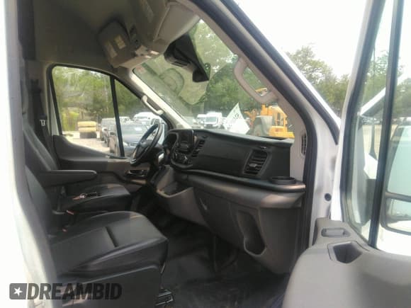 ✅ 2023 Ford Transit Cargo • VIN: 1FTBR2X87PKB02108 • Lot: 42432188. Listed on IAAI with 69,586 mi. Free auction sales archive from the USA and detailed vehicle history report at DreamBid. Image 5.