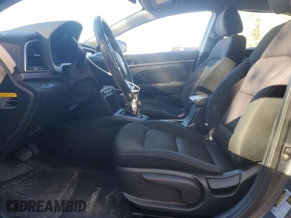 ✅ 2017 Hyundai Elantra Limited • VIN: KMHD84LF1HU137837 • Lot: 86782905. Listed on Copart with 205,772 mi. Free auction sales archive from the USA and detailed vehicle history report at DreamBid. Image 7.