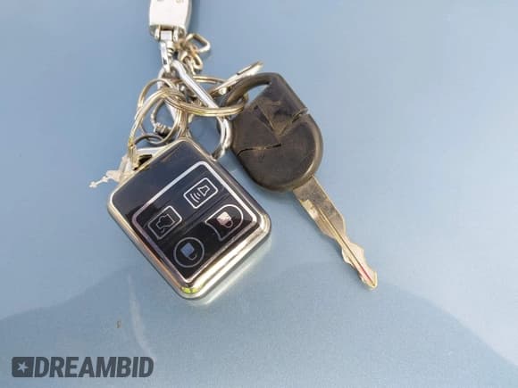 ✅ 2006 Ford Mustang GT Deluxe • VIN: 1ZVHT82H465228409 • Lot: 43337448. Wystawiony na IAAI z przebiegiem 196 538 mil. Bezpłatny archiwum sprzedaży aukcyjnych z USA i szczegółowy raport historii pojazdu na DreamBid. Zdjęcie 11.