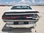 ✅ 2023 Dodge Challenger R/T • VIN: 2C3CDZBT9PH504134 • Lot: 69755214. Wystawiony na Copart z przebiegiem 37 652 mil. Bezpłatny archiwum sprzedaży aukcyjnych z USA i szczegółowy raport historii pojazdu na DreamBid. Zdjęcie 6.