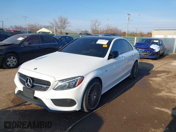 ✅ 2017 Mercedes-Benz C 43 AMG • VIN: 55SWF6EB6HU181431 • Lot: 43687971. Wystawiony na IAAI z przebiegiem 105 695 mil. Bezpłatny archiwum sprzedaży aukcyjnych z USA i szczegółowy raport historii pojazdu na DreamBid. Zdjęcie 17.