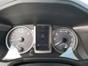 ✅ 2019 Toyota Tacoma SR • VIN: 3TMCZ5AN3KM234806 • Lot: 87192765. Wystawiony na Copart z przebiegiem 112 046 mil. Bezpłatny archiwum sprzedaży aukcyjnych z USA i szczegółowy raport historii pojazdu na DreamBid. Zdjęcie 9.