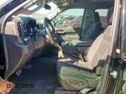 ✅ 2025 Chevrolet Silverado 1500 • VIN: 3GCUKDE87SG161073 • Лот: 85558495. Опубликован ранее на Copart с пробегом 17 841 миль. Бесплатный доступ к архиву аукционных продаж из США и подробный отчёт об истории автомобиля на DreamBid. Изображение 7.