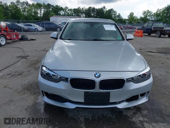 ✅ 2013 BMW 3 Series 328i • VIN: WBA3A5G59DNP21139 • Lot: 42191997. Listed on IAAI with 177,698 mi. Free auction sales archive from the USA and detailed vehicle history report at DreamBid. Image 12.