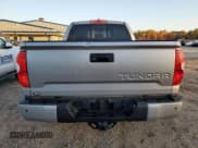 ✅ 2021 Toyota Tundra Limited • VIN: 5TFBY5F16MX970320 • Lot: 77419334. Wystawiony na Copart z przebiegiem 62 909 mil. Bezpłatny archiwum sprzedaży aukcyjnych z USA i szczegółowy raport historii pojazdu na DreamBid. Zdjęcie 6.