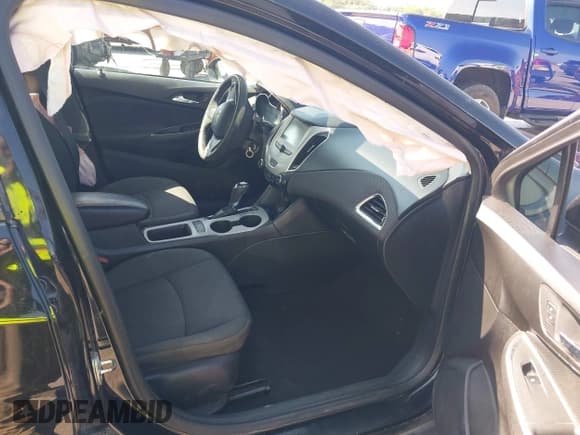 ✅ 2018 Chevrolet Cruze LS • VIN: 1G1BC5SM0J7145327 • Лот: 43143116. Опубликован ранее на IAAI с пробегом 224 991 миль. Бесплатный доступ к архиву аукционных продаж из США и подробный отчёт об истории автомобиля на DreamBid. Изображение 5.