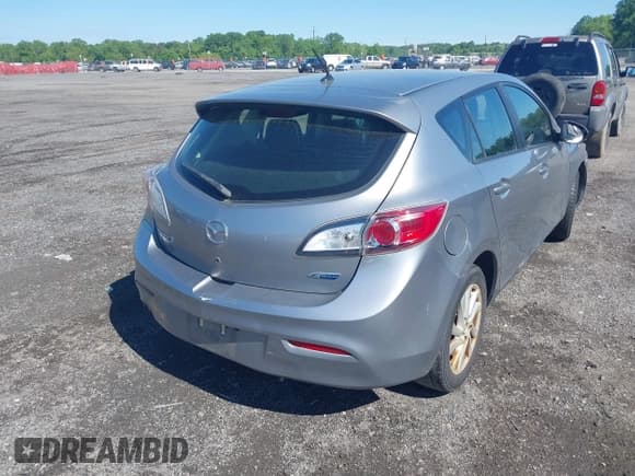 ✅ 2013 Mazda 3 i Grand Touring • VIN: JM1BL1M70D1835559 • Lot: 42227352. Wystawiony na IAAI z przebiegiem 208 394 mil. Bezpłatny archiwum sprzedaży aukcyjnych z USA i szczegółowy raport historii pojazdu na DreamBid. Zdjęcie 16.