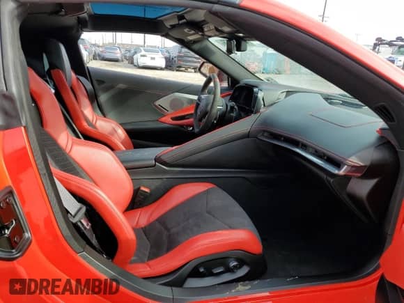 2021 Chevrolet Corvette 2LT z VIN 1G1YB2D41M5116427, wystawiony jako Copart lot #49355255 z przebiegiem 9 316 mil mil oraz Szkoda całkowita • Salvage title. Historia ofert i sprzedaży dostępna na DreamBid. Obrazek 10.