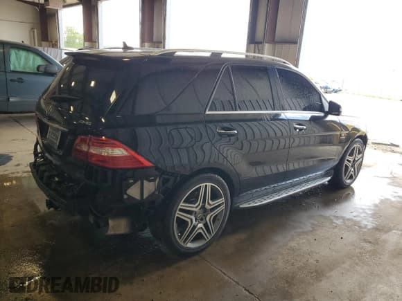 ✅ 2014 Mercedes-Benz M 63 AMG • VIN: 4JGDA7EB6EA357360 • Лот: 57241045. Опубликован ранее на Copart с пробегом 141 531 миль. Бесплатный доступ к архиву аукционных продаж из США и подробный отчёт об истории автомобиля на DreamBid. Изображение 3.