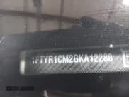 ✅ 2016 Ford Transit Cargo • VIN: 1FTYR1CM2GKA12288 • Lot: 41752611. Wystawiony na IAAI z przebiegiem 238 715 mil. Bezpłatny archiwum sprzedaży aukcyjnych z USA i szczegółowy raport historii pojazdu na DreamBid. Zdjęcie 17.