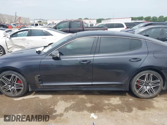 ✅ 2022 Kia Stinger GT1 • VIN: KNAE45LC2N6119487 • Лот: 42639041. Опубликован ранее на IAAI с пробегом 31 536 миль. Бесплатный доступ к архиву аукционных продаж из США и подробный отчёт об истории автомобиля на DreamBid. Изображение 14.