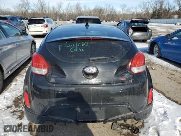 ✅ 2013 Hyundai Veloster w/Gray Int • VIN: KMHTC6AD3DU136853 • Lot: 56208614. Wystawiony na Copart z przebiegiem 154 440 mil. Bezpłatny archiwum sprzedaży aukcyjnych z USA i szczegółowy raport historii pojazdu na DreamBid. Zdjęcie 6.