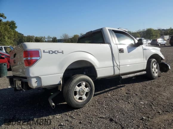 ✅ 2014 Ford F-150 XL • VIN: 1FTMF1EM3EFA34925 • Lot: 84563965. Wystawiony na Copart z przebiegiem 116 803 mil. Bezpłatny archiwum sprzedaży aukcyjnych z USA i szczegółowy raport historii pojazdu na DreamBid. Zdjęcie 3.