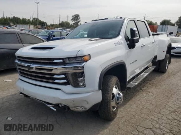 2021 Chevrolet Silverado 3500HD High Country z VIN 1GC4YVEY0MF246295, wystawiony jako Copart lot #70669874 z przebiegiem 134 097 mil mil oraz Szkoda całkowita • Salvage title. Historia ofert i sprzedaży dostępna na DreamBid. Obrazek 1.