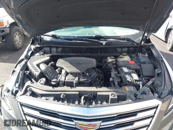 ✅ 2018 Cadillac XT5 Premium Luxury AWD • VIN: 1GYKNFRS2JZ170868 • Lot: 43563052. Wystawiony na IAAI z przebiegiem 82 642 mil. Bezpłatny archiwum sprzedaży aukcyjnych z USA i szczegółowy raport historii pojazdu na DreamBid. Zdjęcie 10.