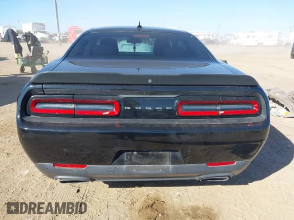 ✅ 2016 Dodge Challenger R/T Scat Pack • VIN: 2C3CDZFJ2GH101492 • Lot: 43676871. Wystawiony na IAAI z przebiegiem 110 315 mil. Bezpłatny archiwum sprzedaży aukcyjnych z USA i szczegółowy raport historii pojazdu na DreamBid. Zdjęcie 16.