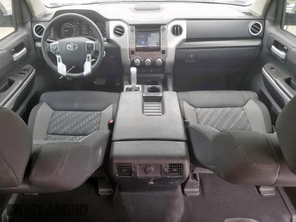 ✅ 2018 Toyota Tundra SR5 • VIN: 5TFEY5F12JX235990 • Лот: 54860275. Опубликован ранее на Copart с пробегом 102 420 миль. Бесплатный доступ к архиву аукционных продаж из США и подробный отчёт об истории автомобиля на DreamBid. Изображение 8.