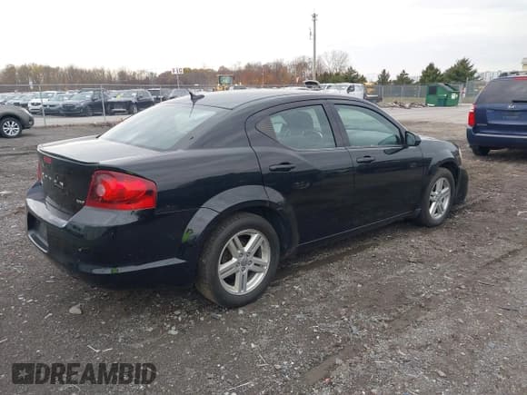 ✅ 2012 Dodge Avenger SXT • VIN: 1C3CDZCB2CN201395 • Lot: 43611043. Wystawiony na IAAI z przebiegiem 134 398 mil. Bezpłatny archiwum sprzedaży aukcyjnych z USA i szczegółowy raport historii pojazdu na DreamBid. Zdjęcie 4.