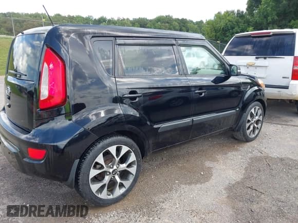 ✅ 2012 Kia Soul + • VIN: KNDJT2A67C7471407 • Lot: 42775827. Wystawiony na IAAI z przebiegiem 128 788 mil. Bezpłatny archiwum sprzedaży aukcyjnych z USA i szczegółowy raport historii pojazdu na DreamBid. Zdjęcie 4.