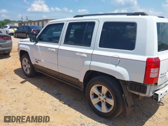 ✅ 2016 Jeep Patriot Sport • VIN: 1C4NJRBB3GD786756 • Lot: 42675775. Wystawiony na IAAI z przebiegiem 143 260 mil. Bezpłatny archiwum sprzedaży aukcyjnych z USA i szczegółowy raport historii pojazdu na DreamBid. Zdjęcie 3.