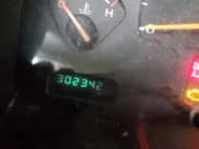 ✅ 2002 Dodge Dakota SLT • VIN: 1B7HG48N62S532124 • Lot: 80801094. Wystawiony na Copart z przebiegiem 302 342 mil. Bezpłatny archiwum sprzedaży aukcyjnych z USA i szczegółowy raport historii pojazdu na DreamBid. Zdjęcie 9.