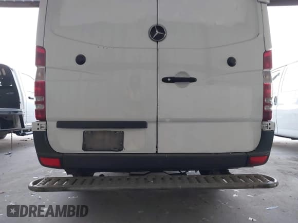 ✅ 2016 Mercedes-Benz Sprinter Cargo • VIN: WD3PE8DD1GP247258 • Лот: 43592676. Опубликован ранее на IAAI с пробегом 398 050 миль. Бесплатный доступ к архиву аукционных продаж из США и подробный отчёт об истории автомобиля на DreamBid. Изображение 21.