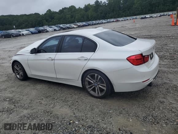✅ 2015 BMW 3 Series 335i • VIN: WBA3A9G55FNS66901 • Lot: 67543105. Wystawiony na Copart z przebiegiem 195 744 mil. Bezpłatny archiwum sprzedaży aukcyjnych z USA i szczegółowy raport historii pojazdu na DreamBid. Zdjęcie 2.
