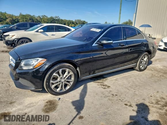 ✅ 2015 Mercedes-Benz C 300 • VIN: 55SWF4KB1FU059369 • Lot: 95170015. Wystawiony na Copart z przebiegiem 152 088 mil. Bezpłatny archiwum sprzedaży aukcyjnych z USA i szczegółowy raport historii pojazdu na DreamBid. Zdjęcie 1.
