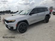 ✅ 2023 Jeep Grand Cherokee Limited • VIN: 1C4RJKBG3P8106917 • Лот: 89682205. Опубликован ранее на Copart с пробегом 49 434 миль. Бесплатный доступ к архиву аукционных продаж из США и подробный отчёт об истории автомобиля на DreamBid. Изображение 1.
