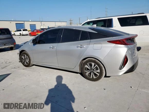 ✅ 2017 Toyota Prius Plus • VIN: JTDKARFP2H3067952 • Lot: 90610155. Listed on Copart with 130,933 mi. Free auction sales archive from the USA and detailed vehicle history report at DreamBid. Image 2.