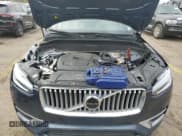 ✅ 2024 Volvo XC90 Plus Bright Theme • VIN: YV4H60CE0R1239450 • Lot: 86296665. Wystawiony na Copart z przebiegiem 15 184 mil. Bezpłatny archiwum sprzedaży aukcyjnych z USA i szczegółowy raport historii pojazdu na DreamBid. Zdjęcie 11.